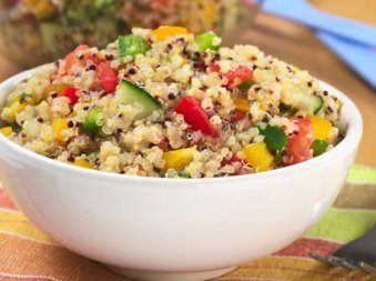 Quiona s proljetnim povrćem