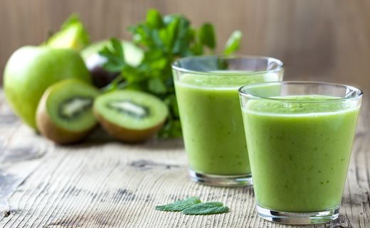 Sok od manga, kivija i ananasa