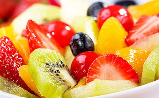 Antioksidativna voćna salata s jogurtom