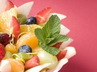 Salata od avokada, lubenice i breskve