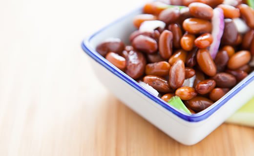 Salata od graha i slanine s bučinim uljem