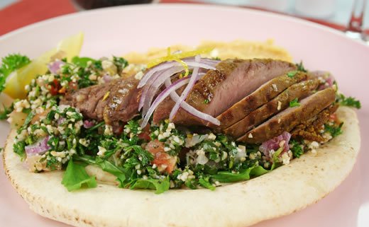 Kelj sa slaninom, parmezanom i orasima