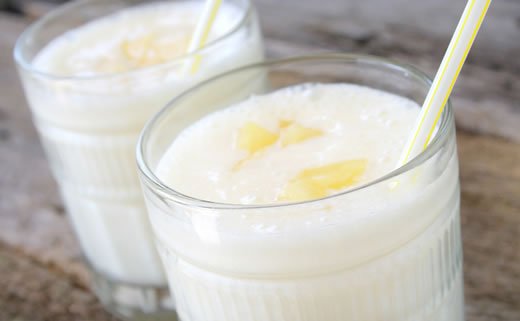 Smoothie od manga i kardamoma