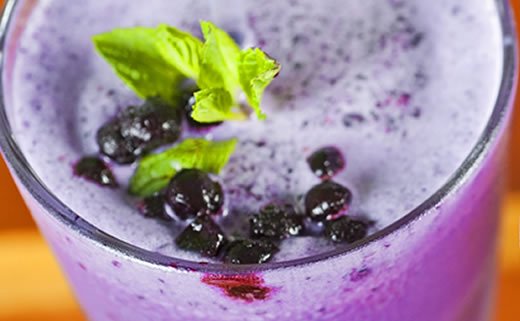 Smoothie od maslaca od kikirikija i borovnoca