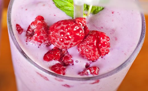 Smoothie od jagoda i kokosa