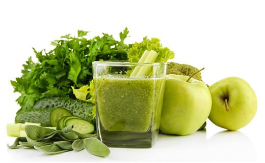 Smoothie od kelja, celera i jabuka