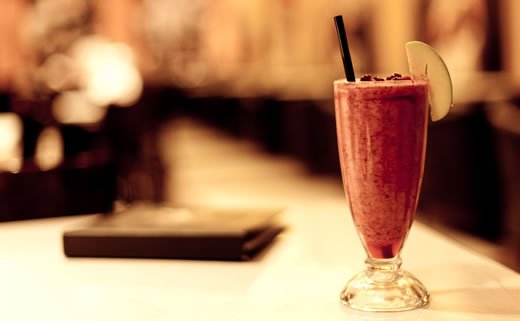 Čokoladni smoothie s kikirikijem