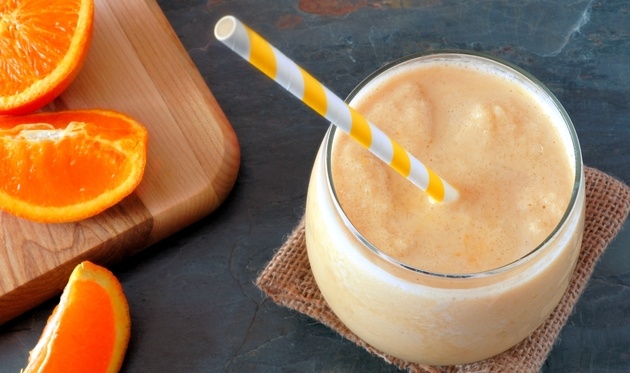 Smoothie od naranče i jabuke