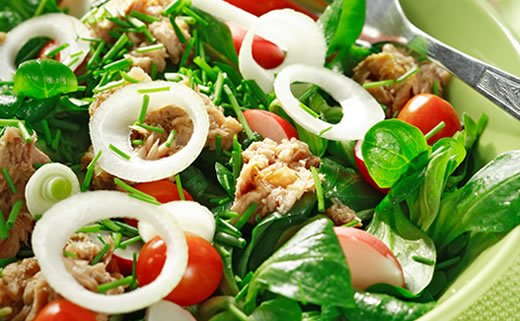 Salata od radiča, graha i zelene salate