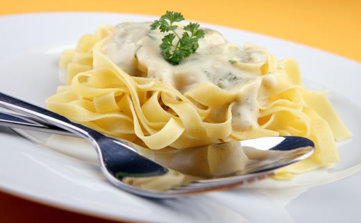 Tjestenina s piletinom i mozzarellom