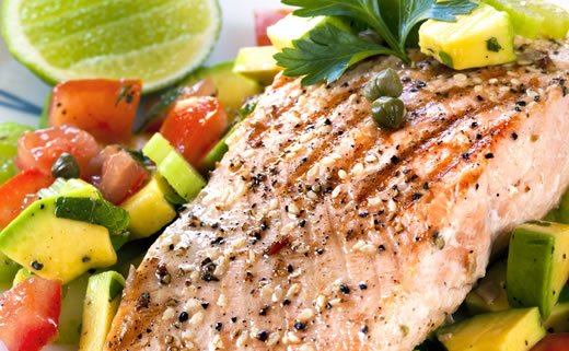 Losos s avokadom i narančom