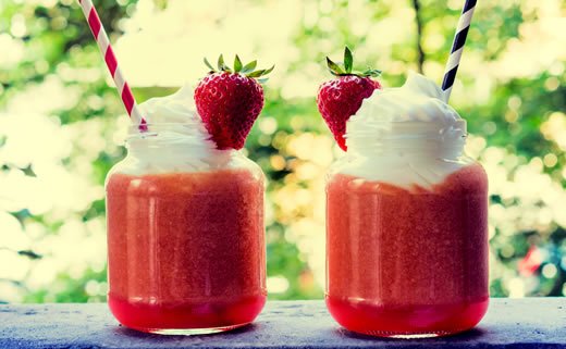 Smoothie od jagoda i bosiljka