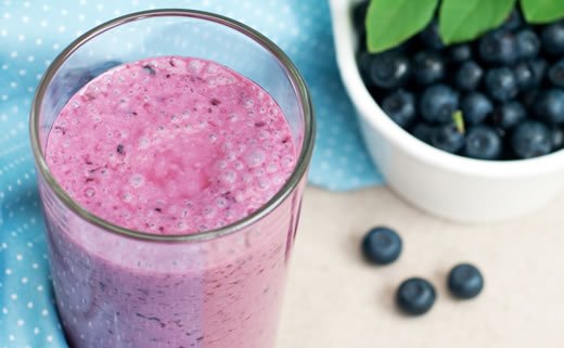 Smoothie od borovnica i manga