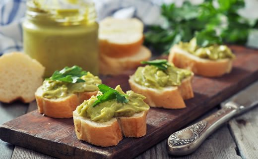 Namaz od češnjaka, bosiljka i peršina