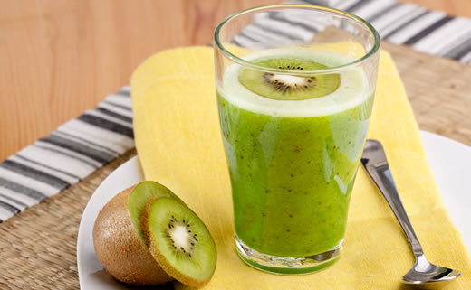 Smoothie od naranče i kivija