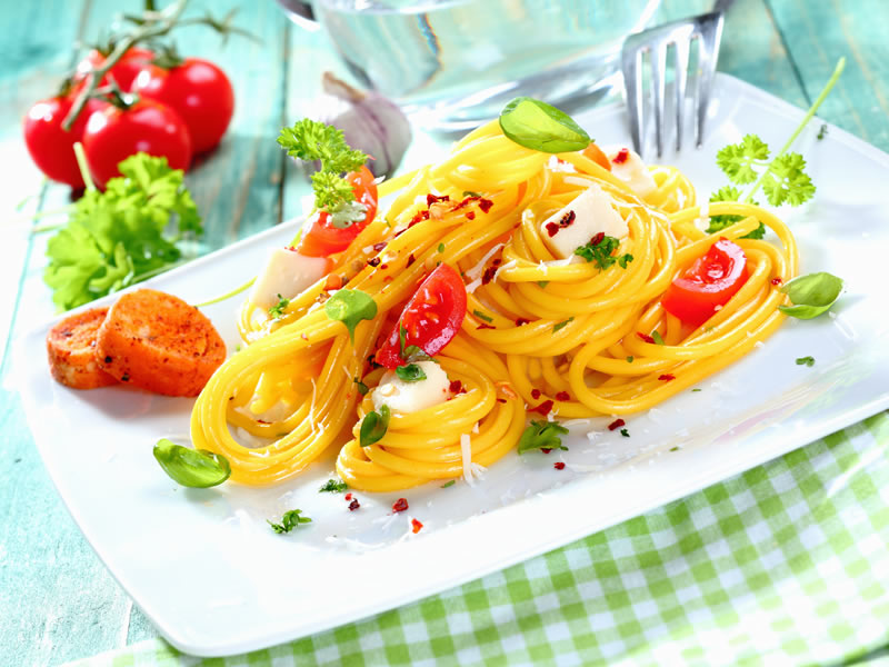 Tjestenina s krastavcima, rajčicama i feta sirom