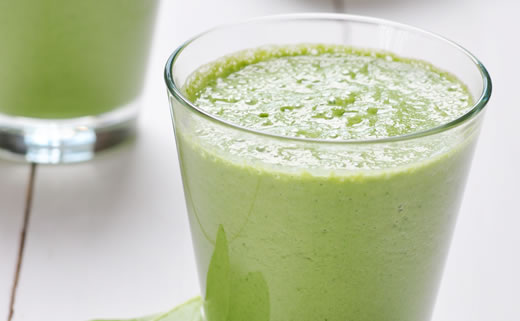 Smoothie od breskve i špinata