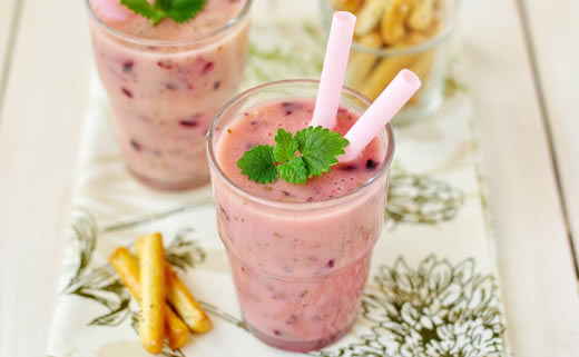 Smoothie od koprive i jagoda