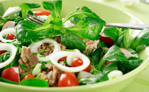 Salata od kelja, ananasa i borovnica