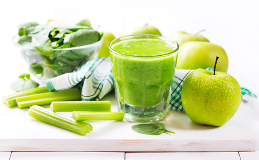 Smoothie od špinata, kelja i krastavca