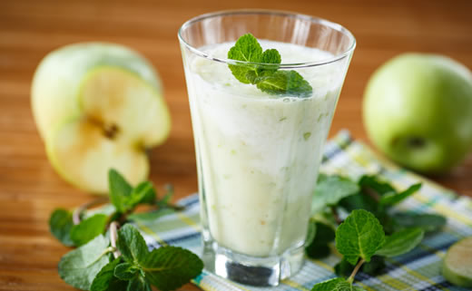 Smoothie od maslačka, špinata i kruške