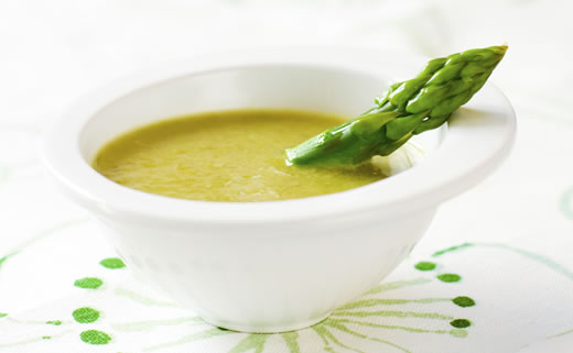 Juha od šparoga i parmezana