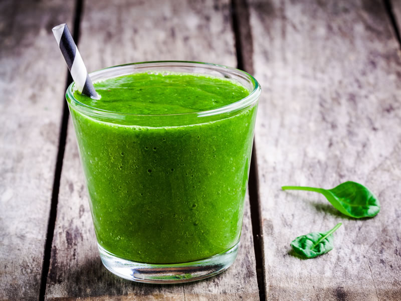 Smoothie od ananasa, špinata i avokada