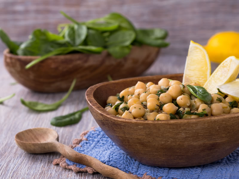 Salata od  mrkve, slanutka i tune