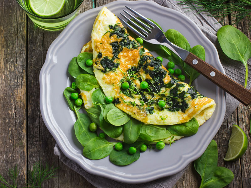 Omlet s rajčicom i špinatom