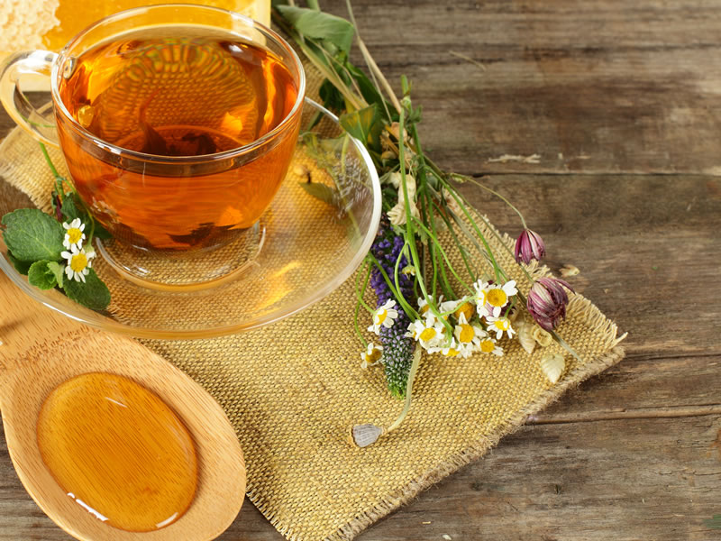 Zeleni čaj s kokosovim uljem