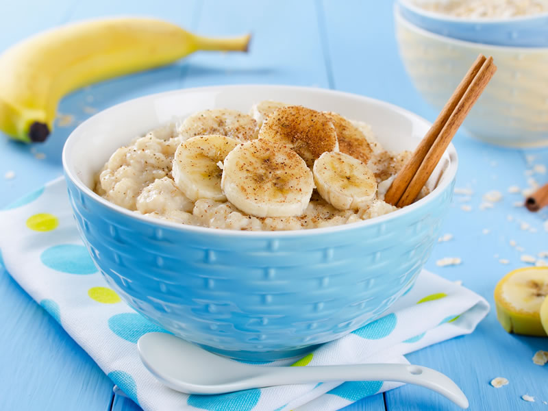 Zobene pahuljice s bananama i maslacem od kikirikija