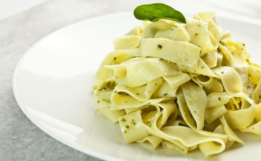 Tjestenina s avokadom i limetom