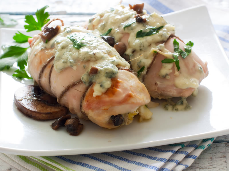 Piletina punjena sirom i maslinama