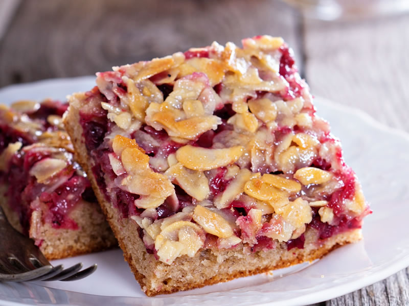 Kolač od šljiva i badema