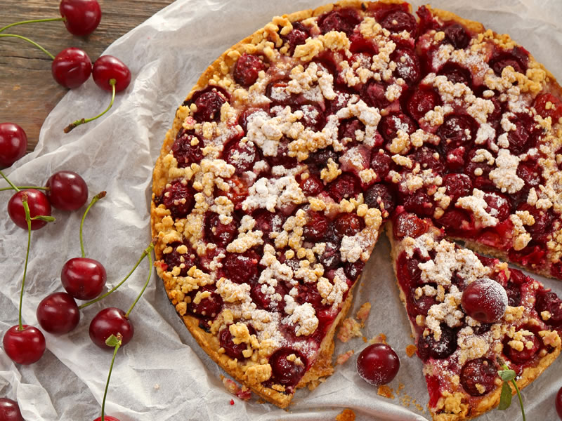 Kolač od trešanja i cimeta