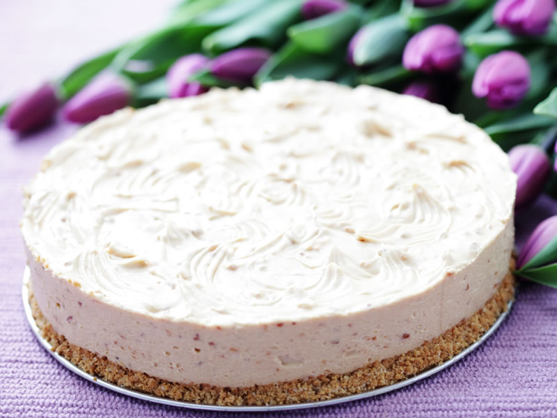 Torta od bijele čokolade i jagoda