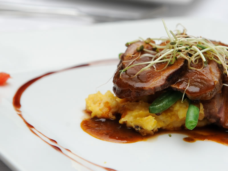 Svinjetina u marinadi s maslinama