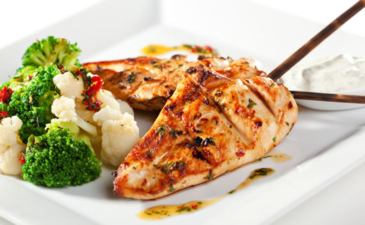 Pileća prsa u umaku od meda i češnjaka