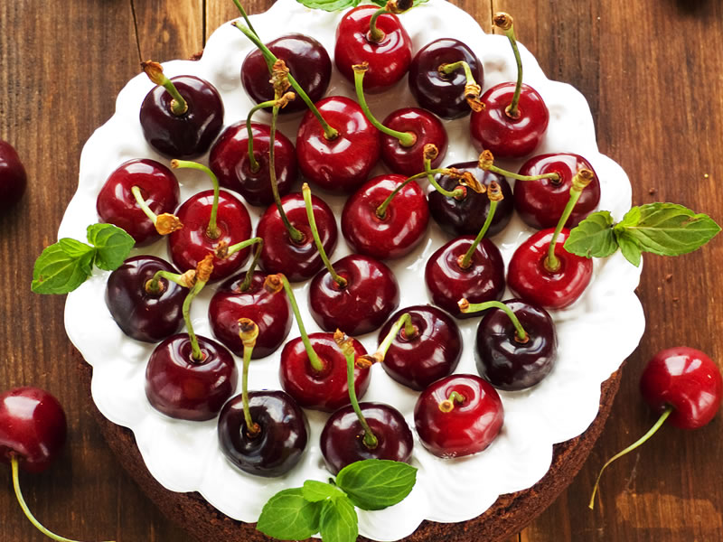 Torta od trešanja i badema