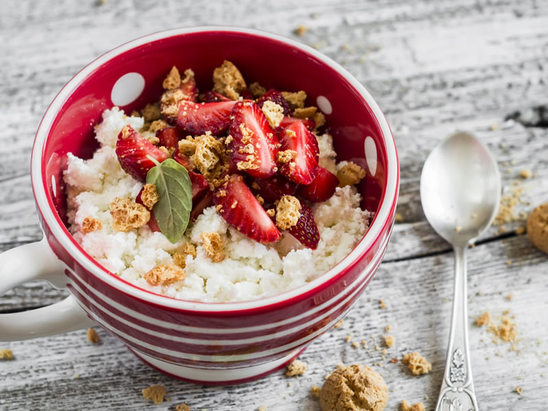 Zobene pahuljice s jagodama i chia sjemenkama