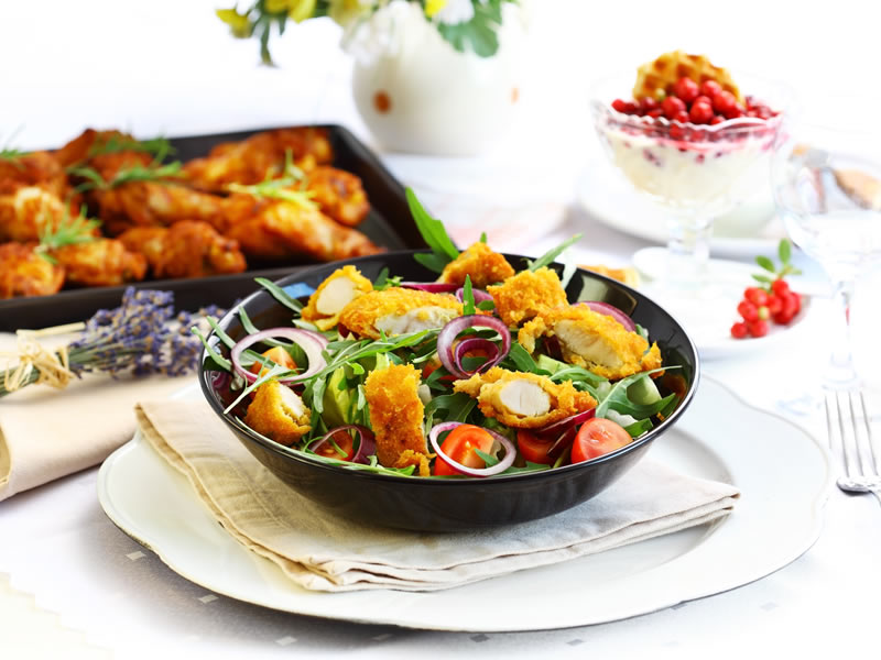 Salata od piletine, oraha i jabuke