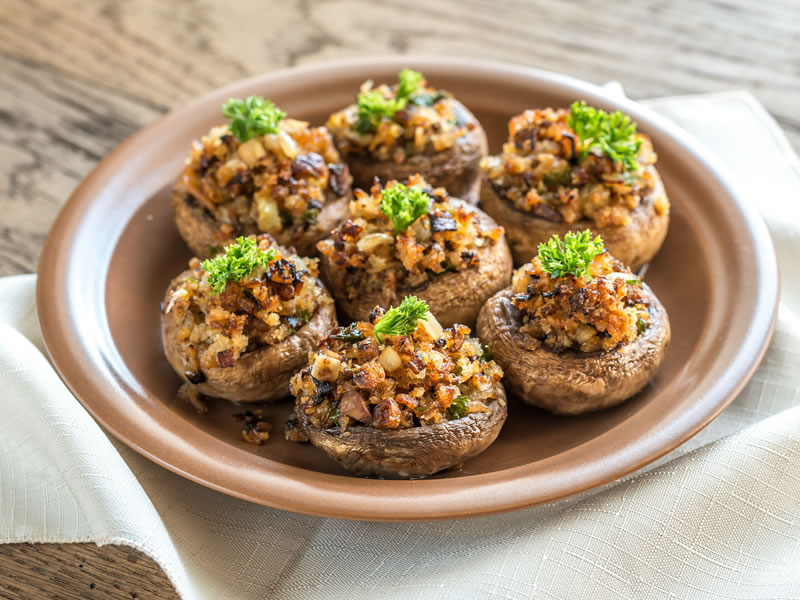 Šampinjoni punjeni mozzarellom i špinatom