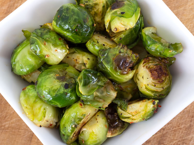 Salata od prokulica i marelica