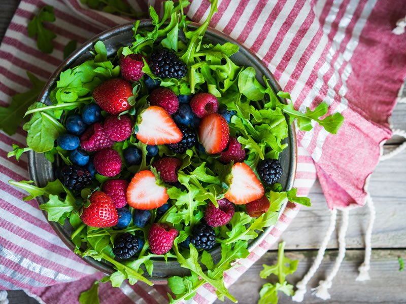 Salata od jagoda i avokada