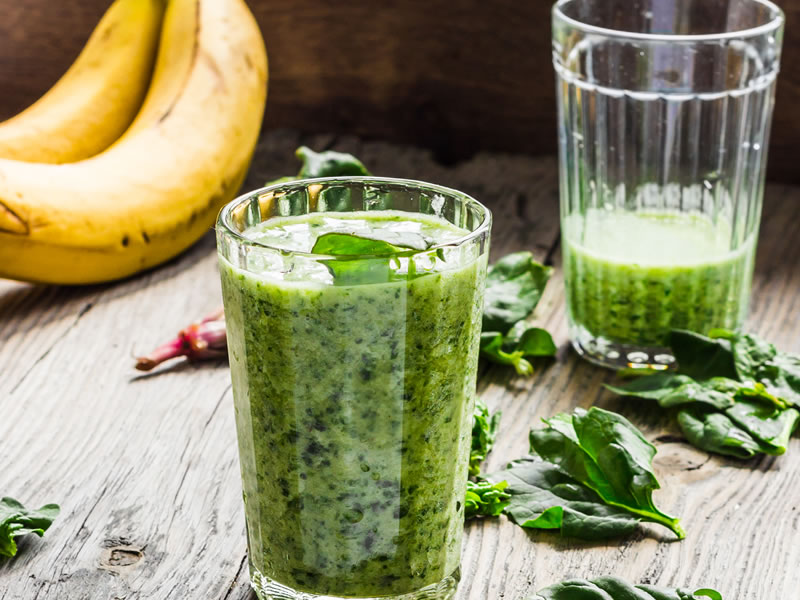 Smoothie od špinata i breskve