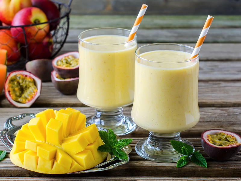 Smoothie od kokosa, manga i banane