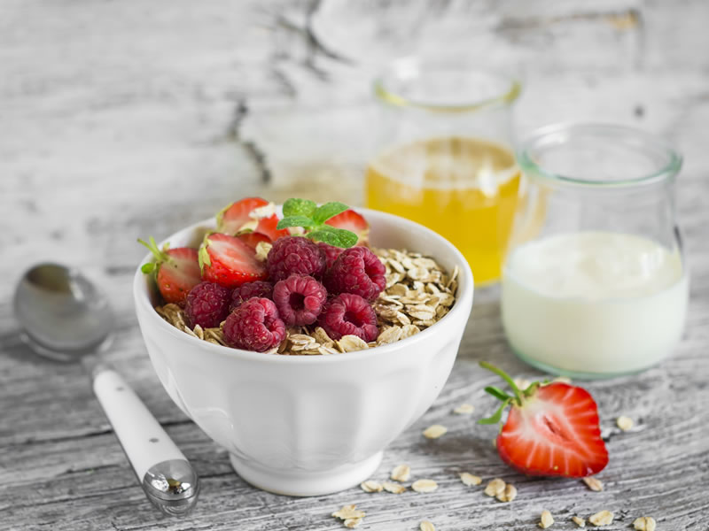 Zobene pahuljice s malinama i lanenim sjemenkama