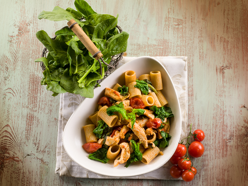 Tjestenina sa špinatom, rajčicom i ricottom