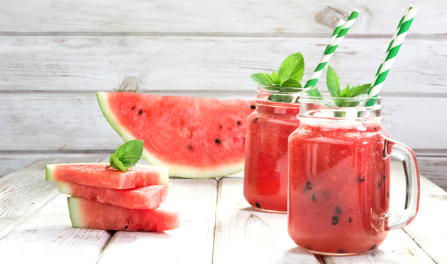 Osvježavajući smoothie od lubenice i jagoda