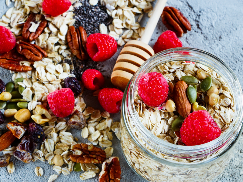 Zobene pahuljice s jagodama i bademima